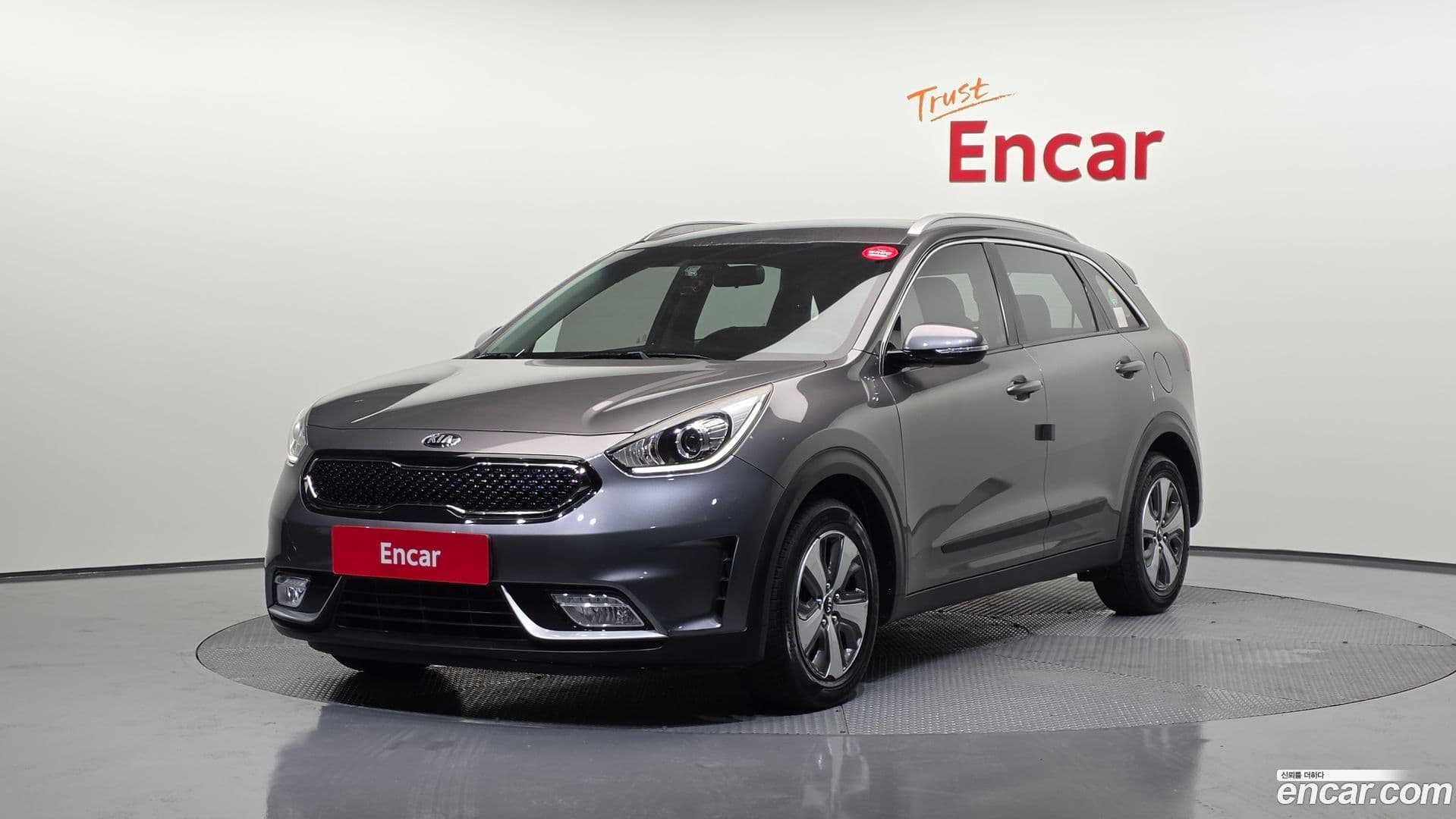Main__Slider__Photo:Niro Kia 2016.5-0