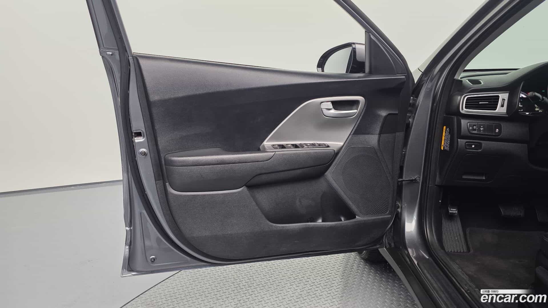 Niro Kia 2016.5-INNER-034