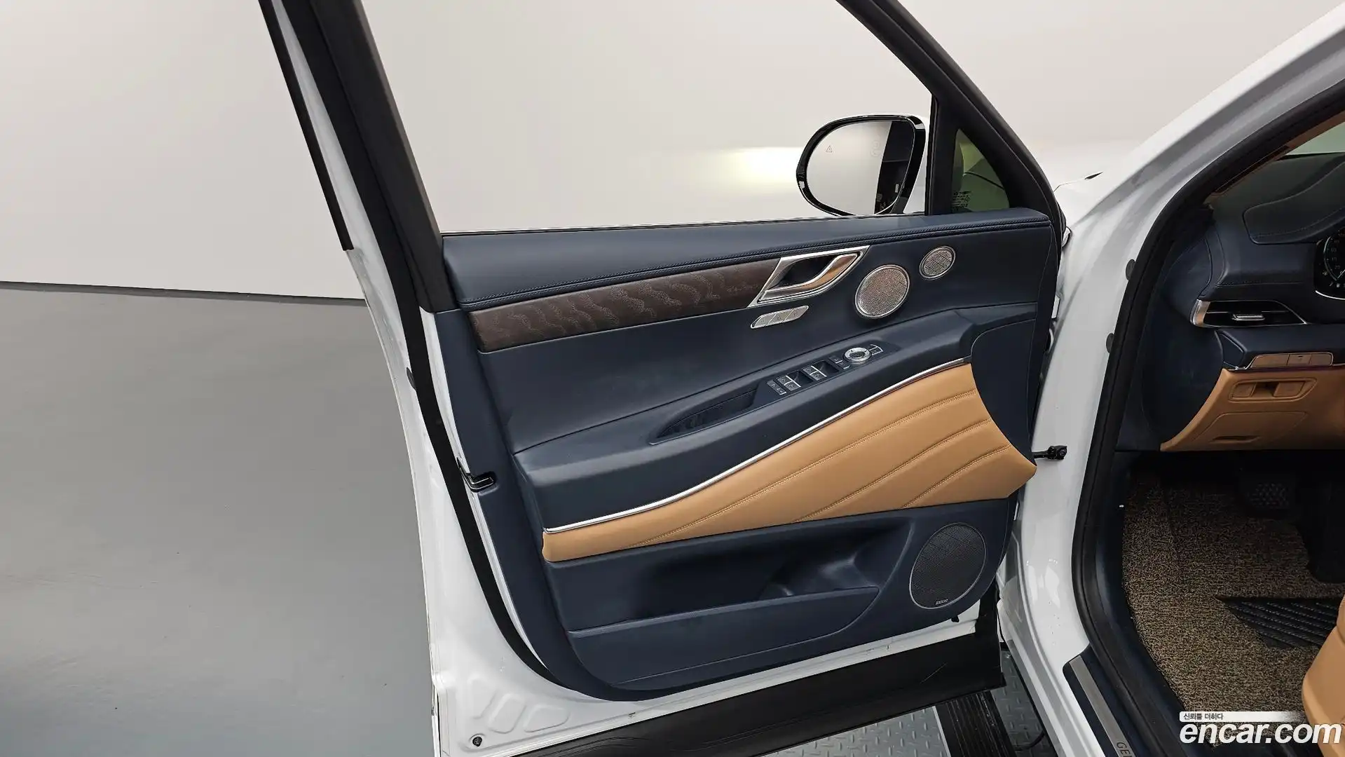 GV80 Genesis 2023.3-INNER-034