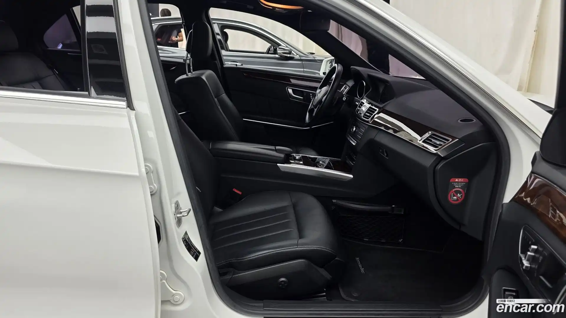 E-Class Mercedes-Benz 2015.7-OPTION-015