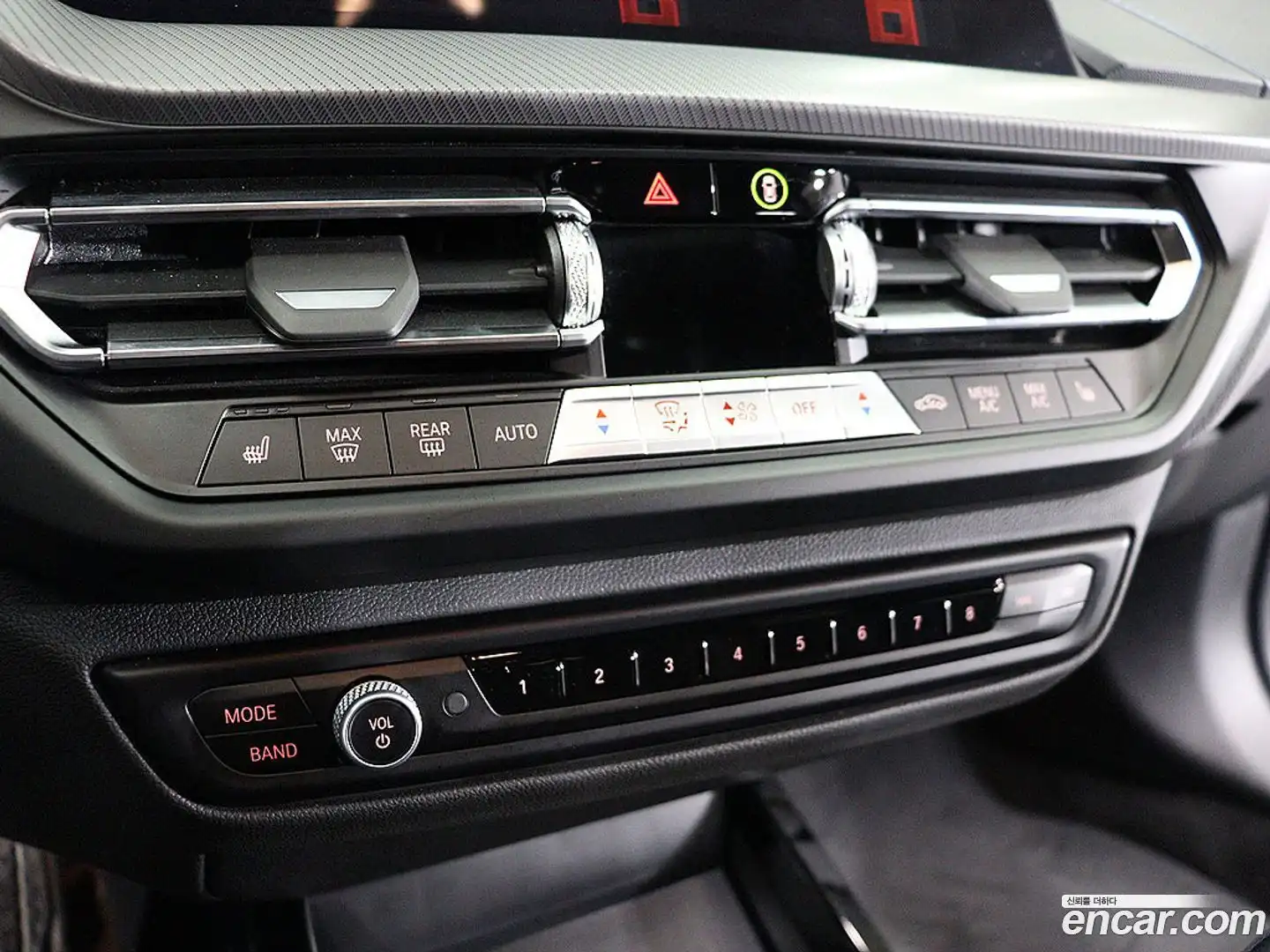 1-Series BMW 2024.11-INNER-009