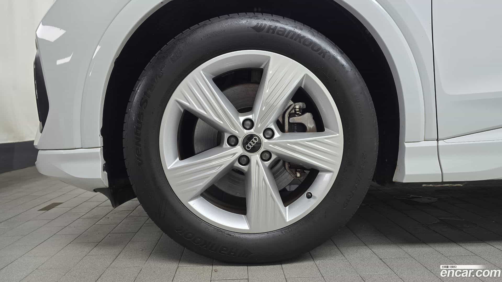 Q4 e-tron Audi 2023.11-OUTER-005