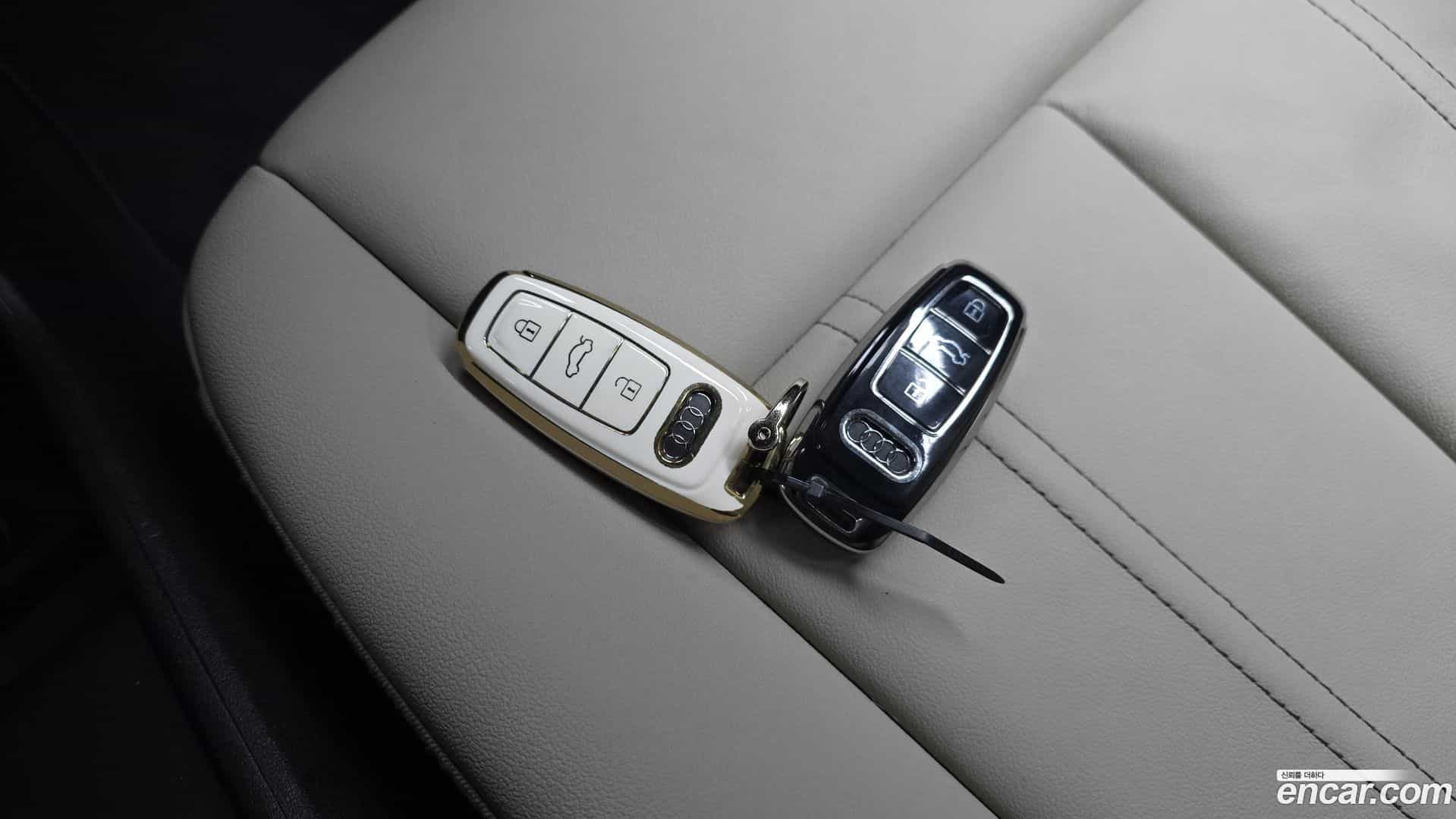 Q4 e-tron Audi 2023.11-OPTION-020