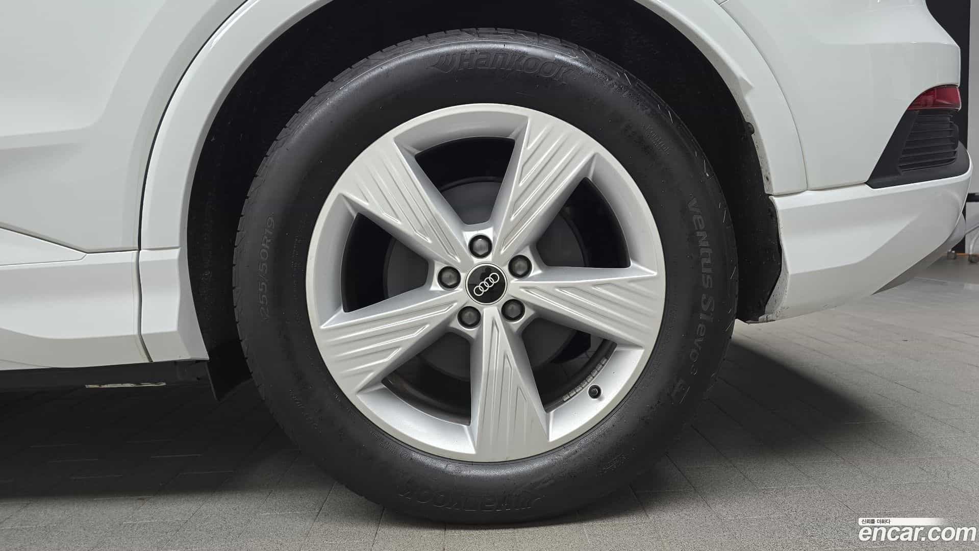 Q4 e-tron Audi 2023.11-OUTER-031