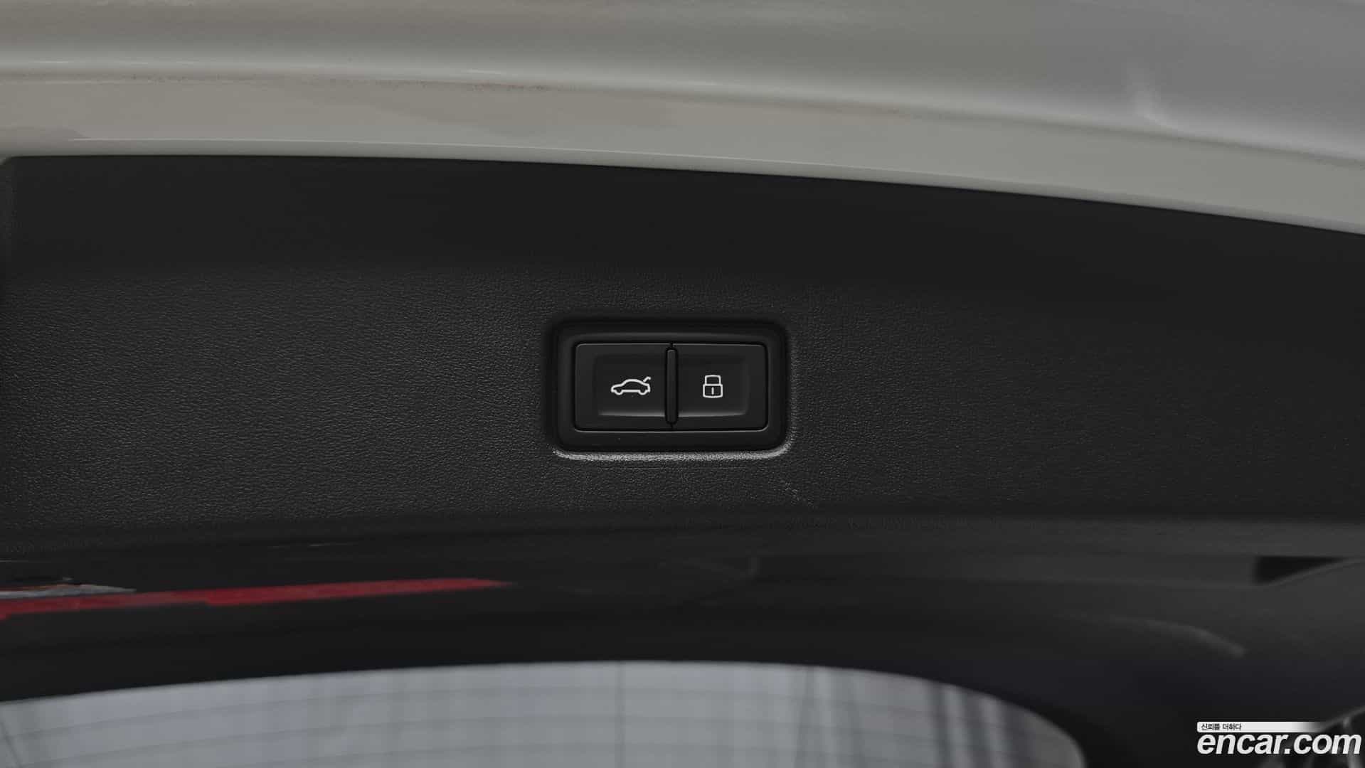 Q4 e-tron Audi 2023.11-OPTION-043