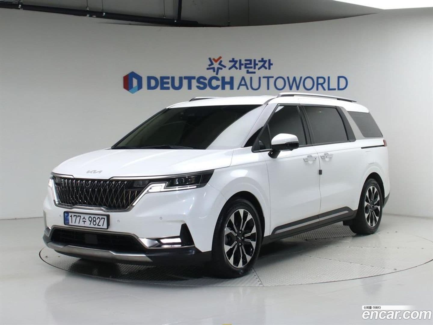 Main__Slider__Photo:Canival Kia 2021.8-0