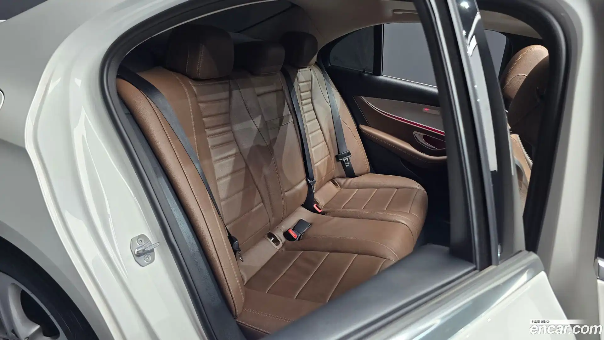 E-Class Mercedes-Benz 2018.3-INNER-036