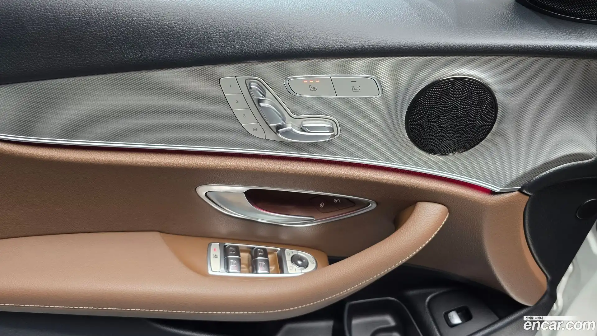 E-Class Mercedes-Benz 2018.3-OPTION-041