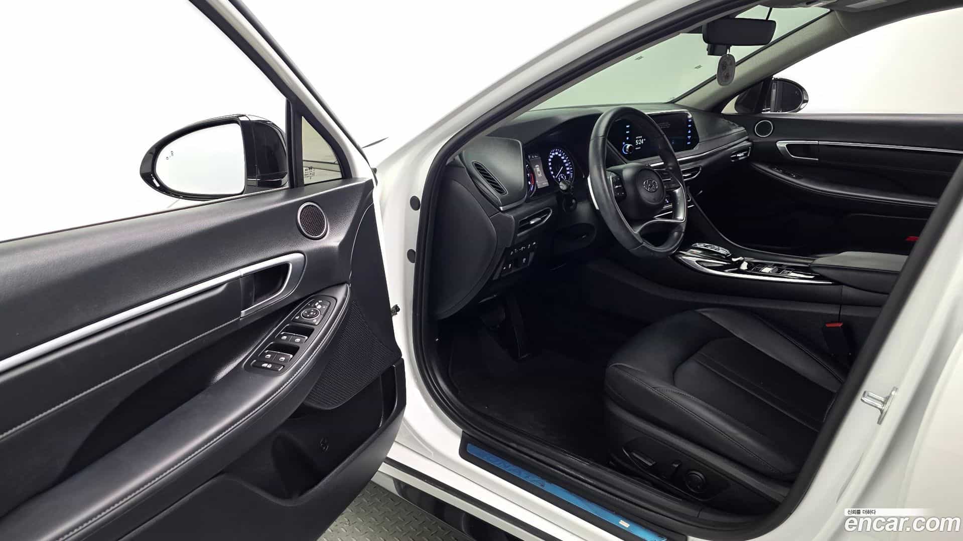 Sonata Hyundai 2022.2-INNER-010