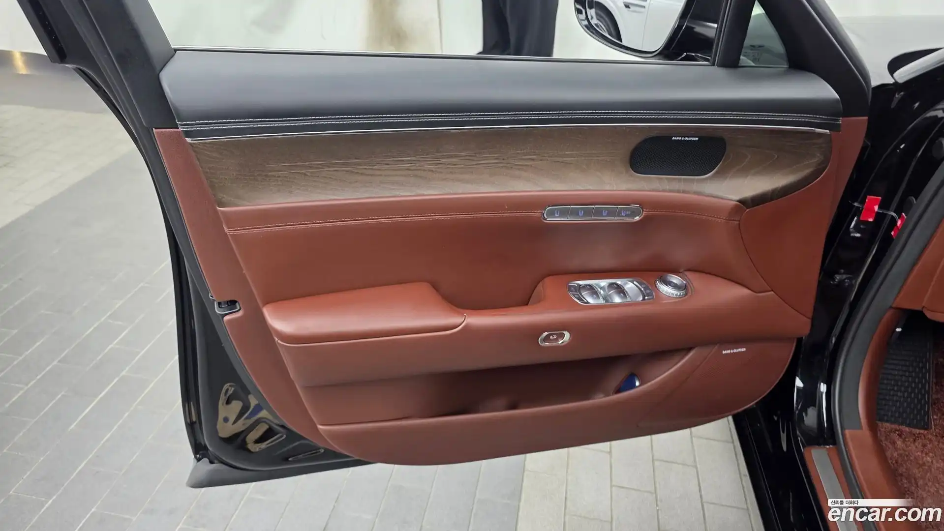 G90 Genesis 2022.3-INNER-034