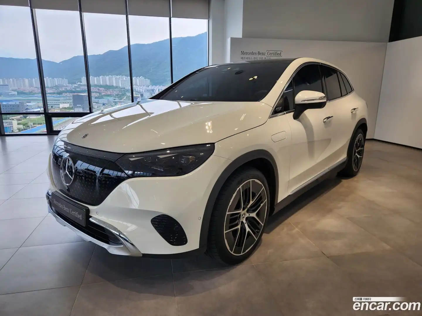 EQE Mercedes-Benz 2025.7-OUTER-001