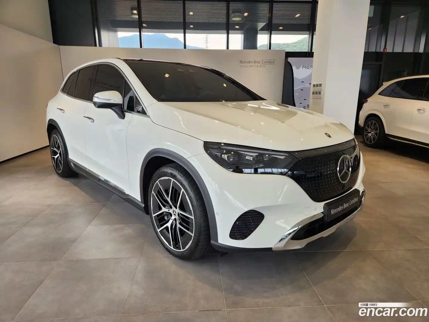 EQE Mercedes-Benz 2025.7-OUTER-002