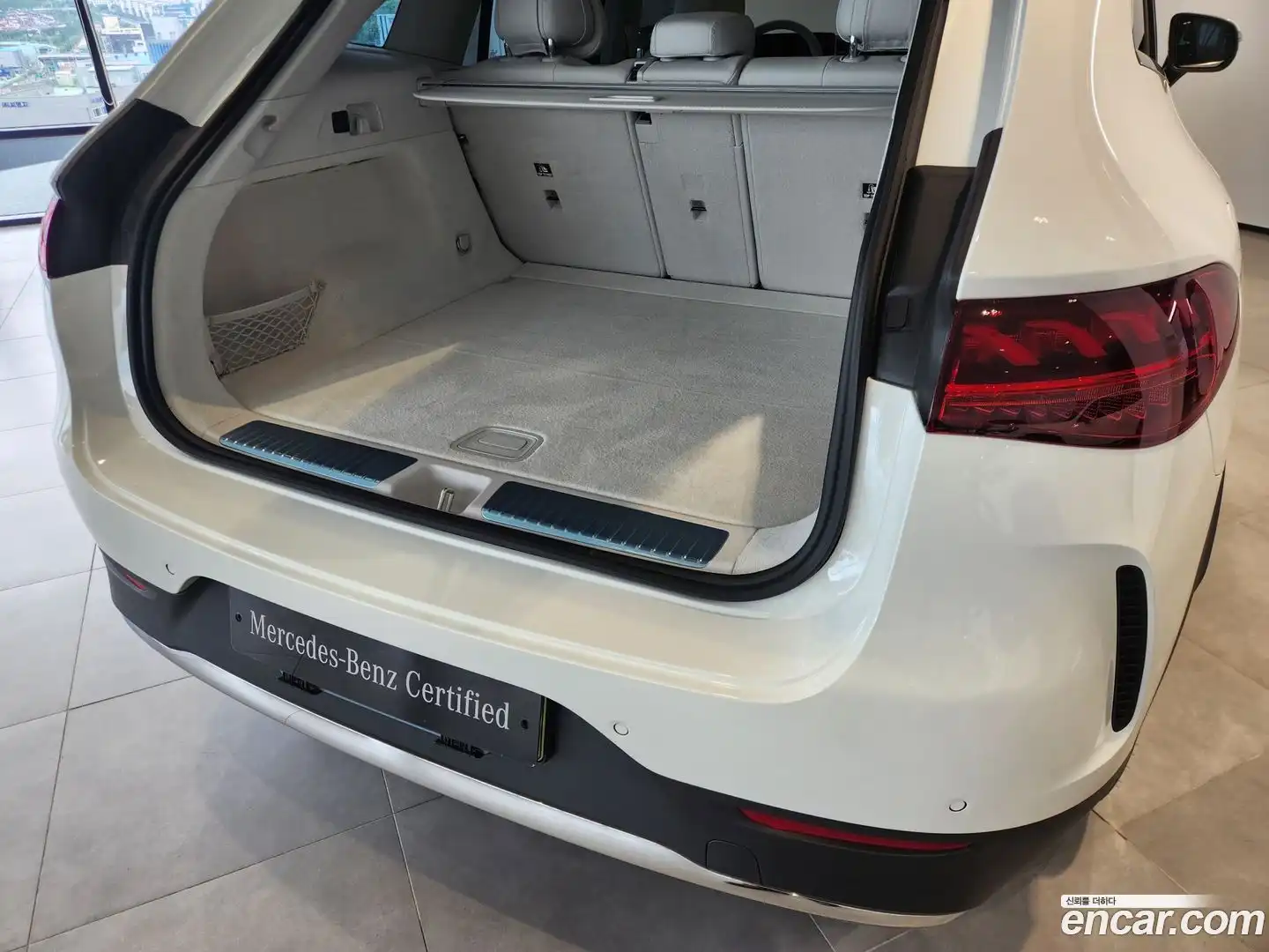 EQE Mercedes-Benz 2025.7-INNER-010