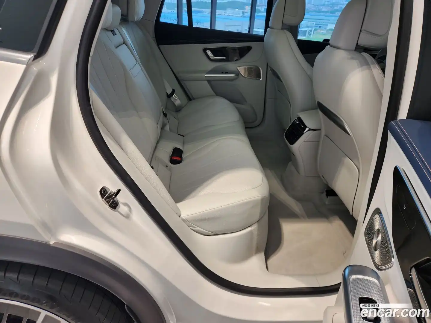 EQE Mercedes-Benz 2025.7-OPTION-024