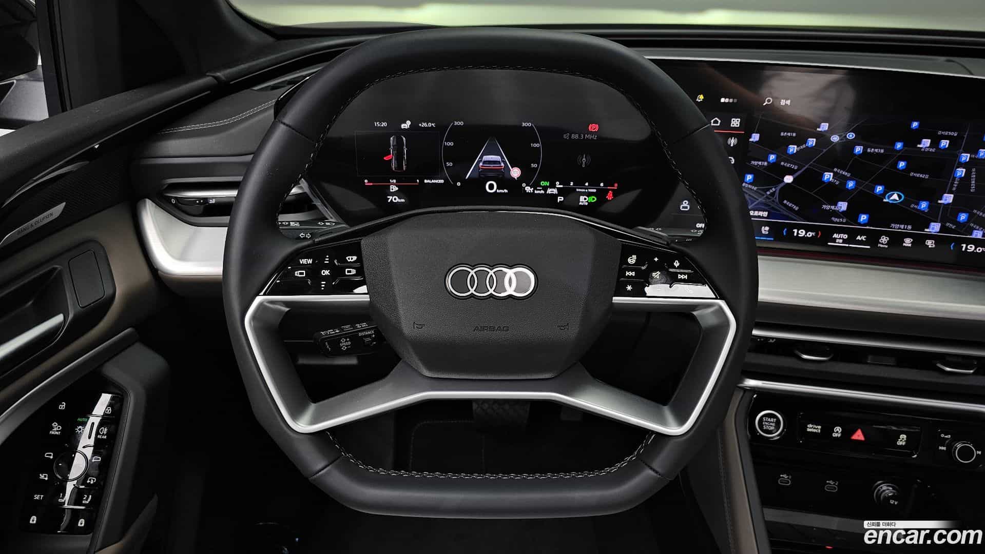 Q5 Audi 2025.11-OPTION-016
