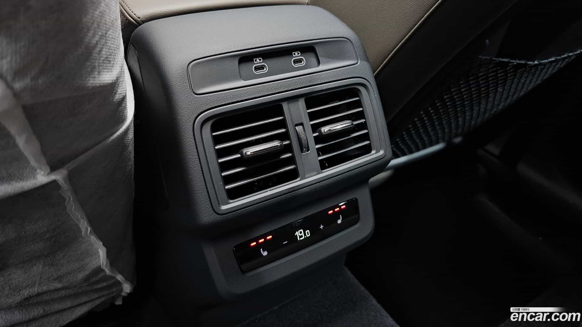 Q5 Audi 2025.11-OPTION-023