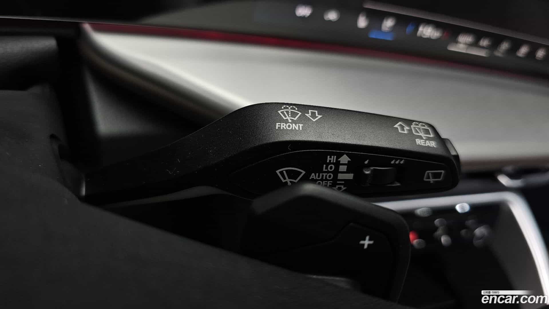 Q5 Audi 2025.11-OPTION-042