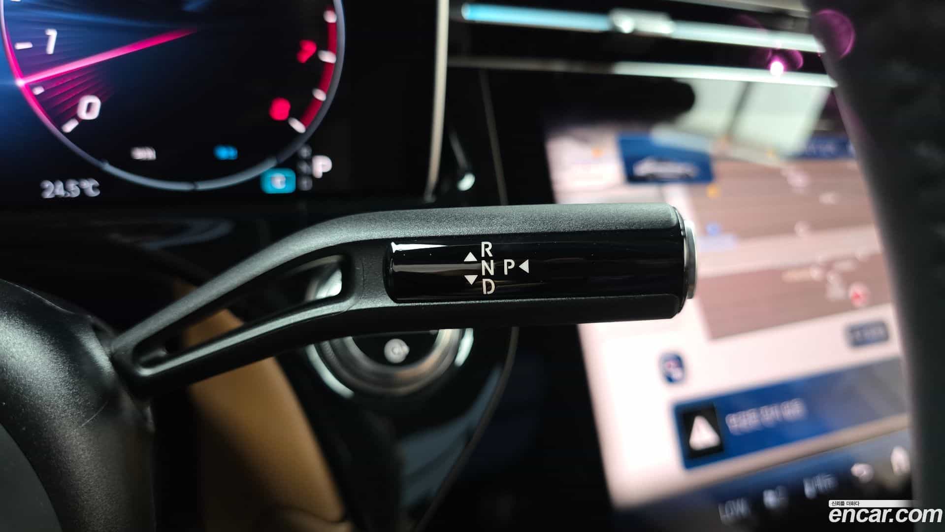 E-Class Mercedes-Benz 2025.9-INNER-009