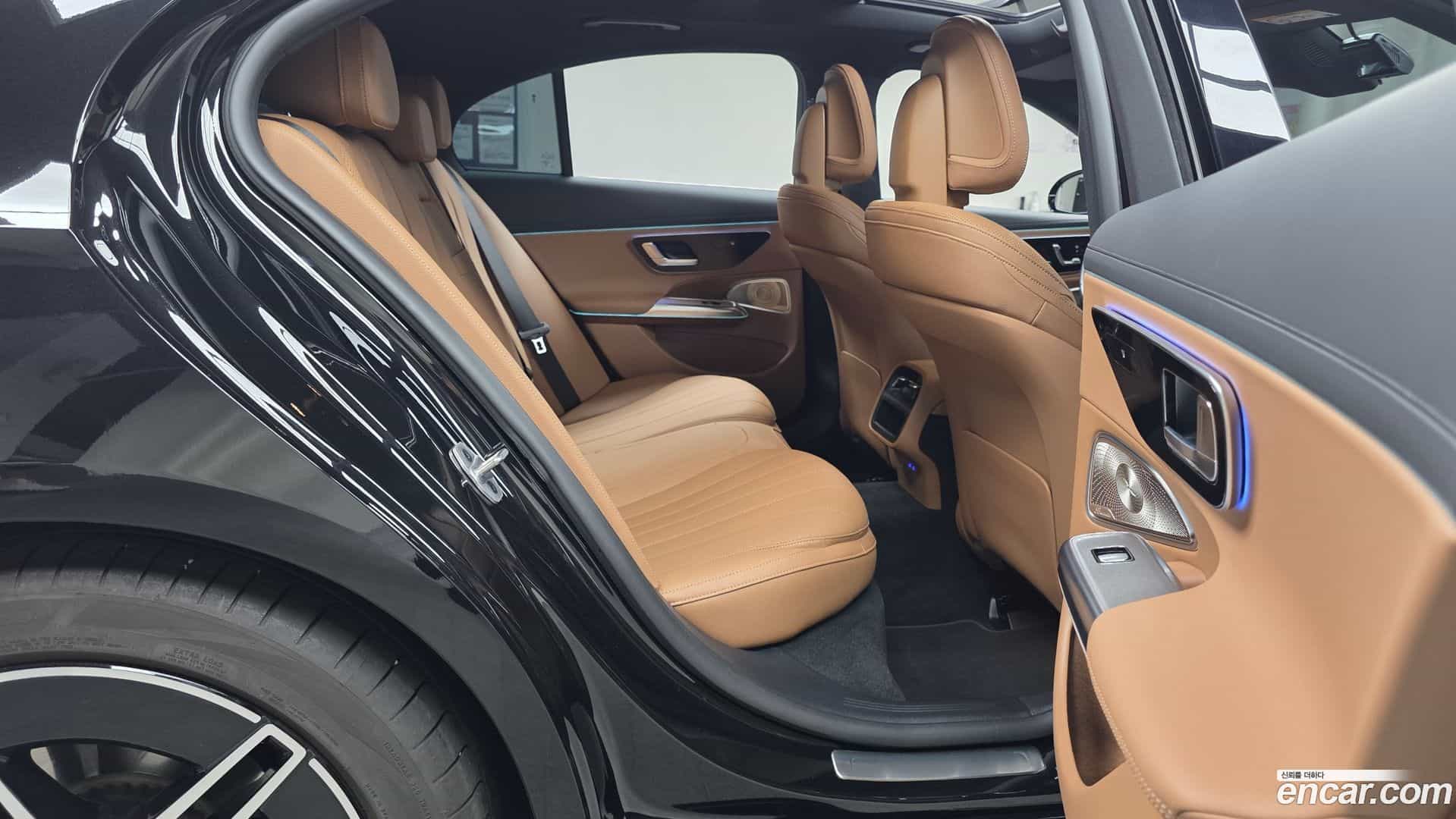 E-Class Mercedes-Benz 2025.9-OPTION-015