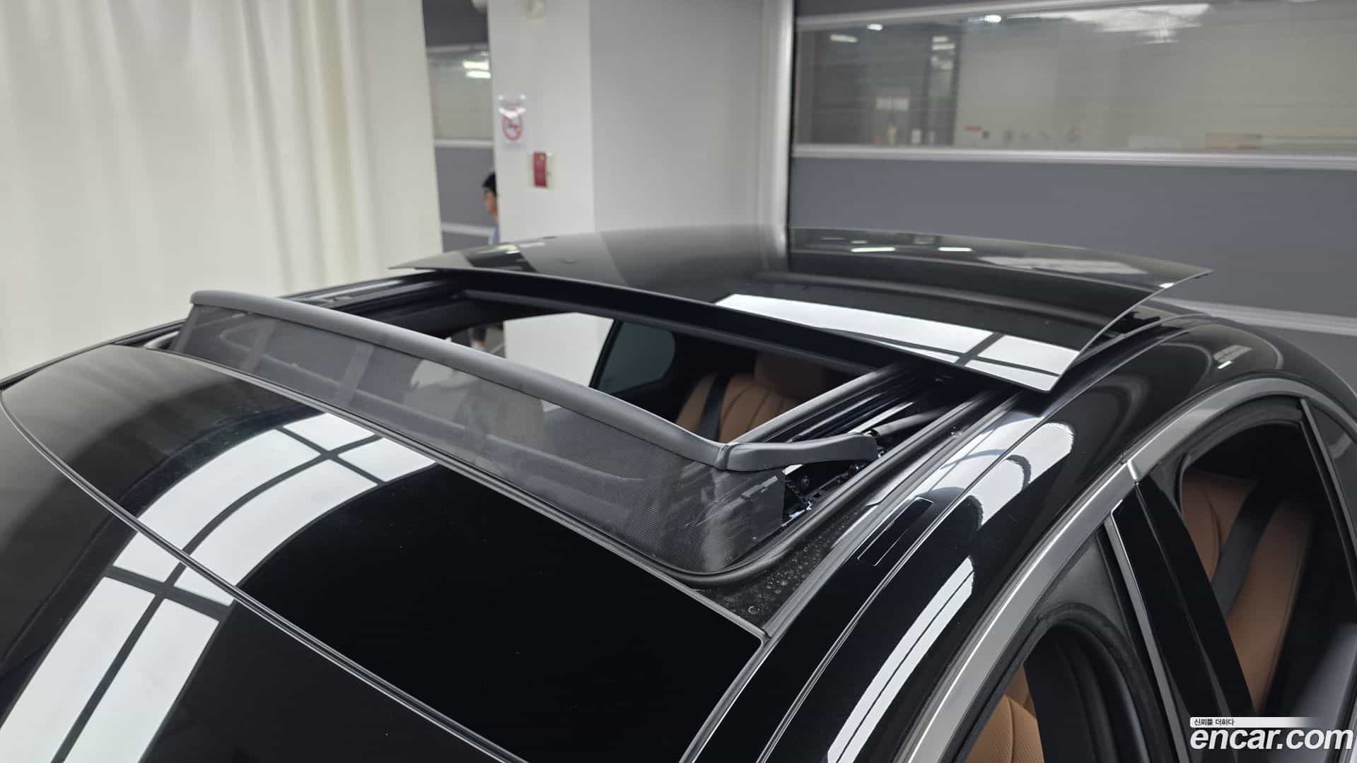 E-Class Mercedes-Benz 2025.9-OPTION-042