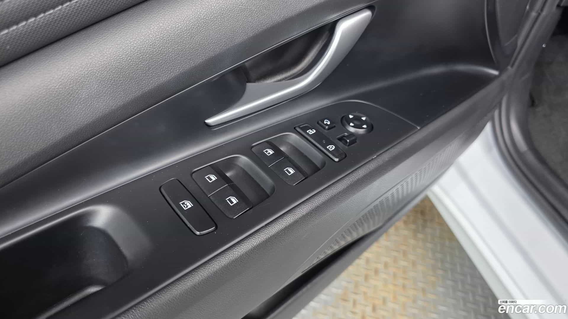 AVANTE Hyundai 2022.8-OPTION-016