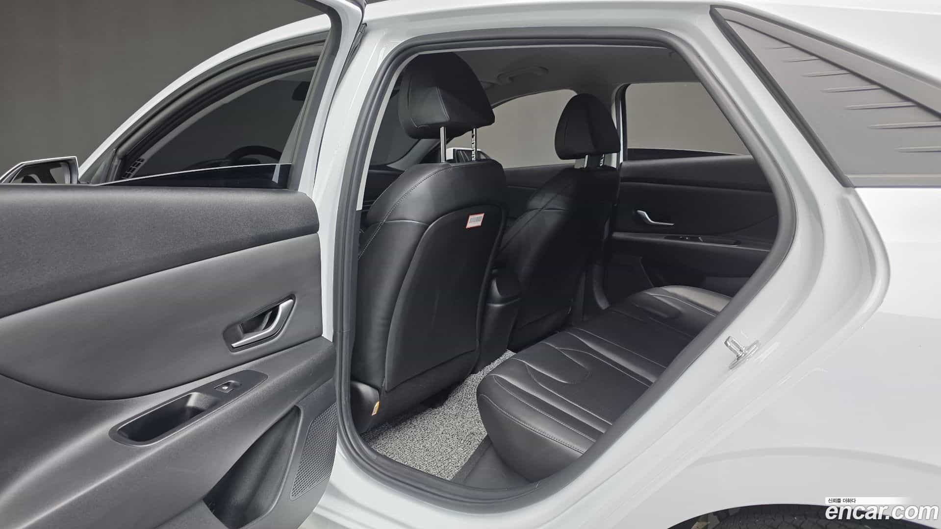 AVANTE Hyundai 2022.8-OPTION-022