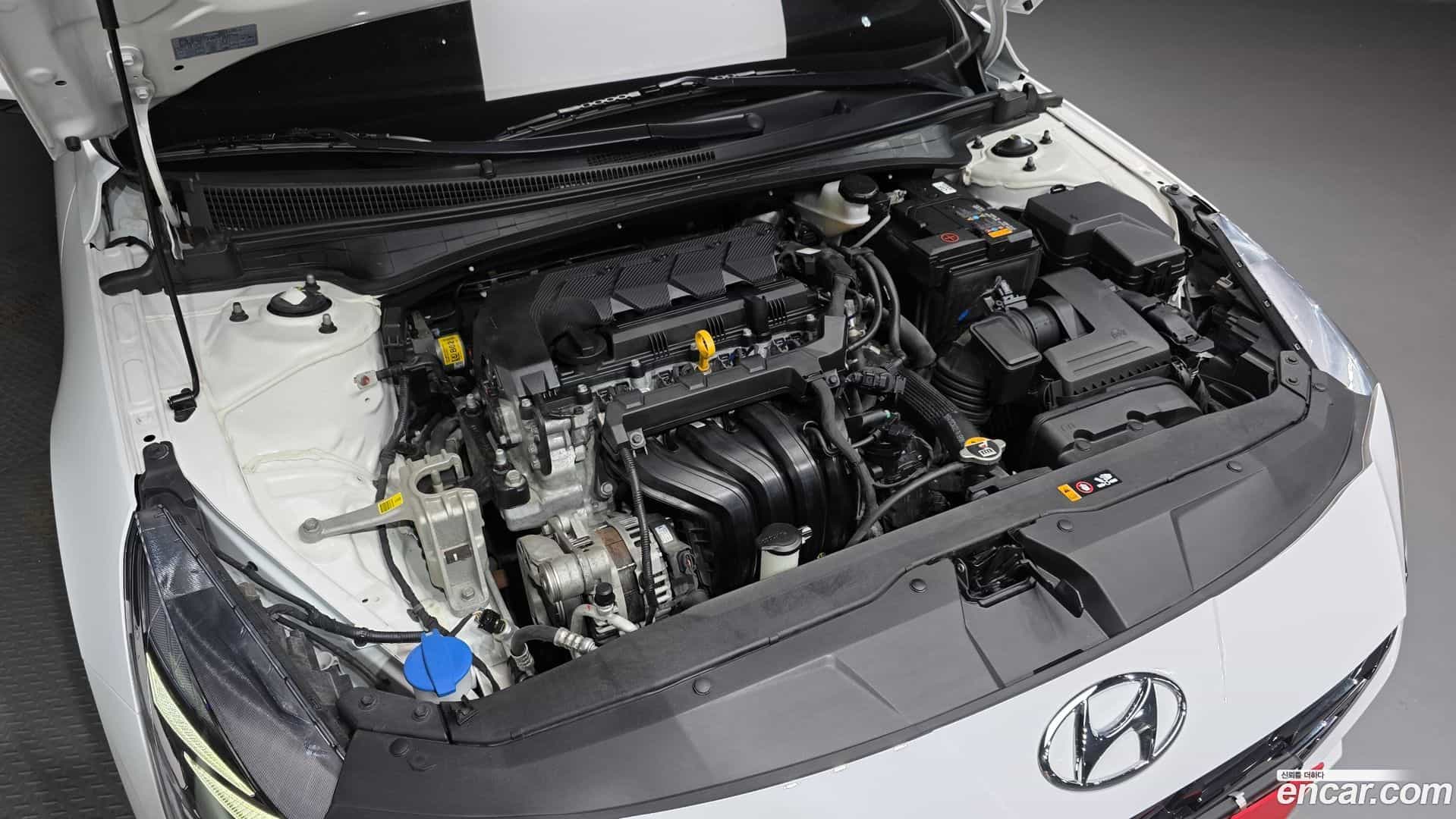 AVANTE Hyundai 2022.8-OPTION-042