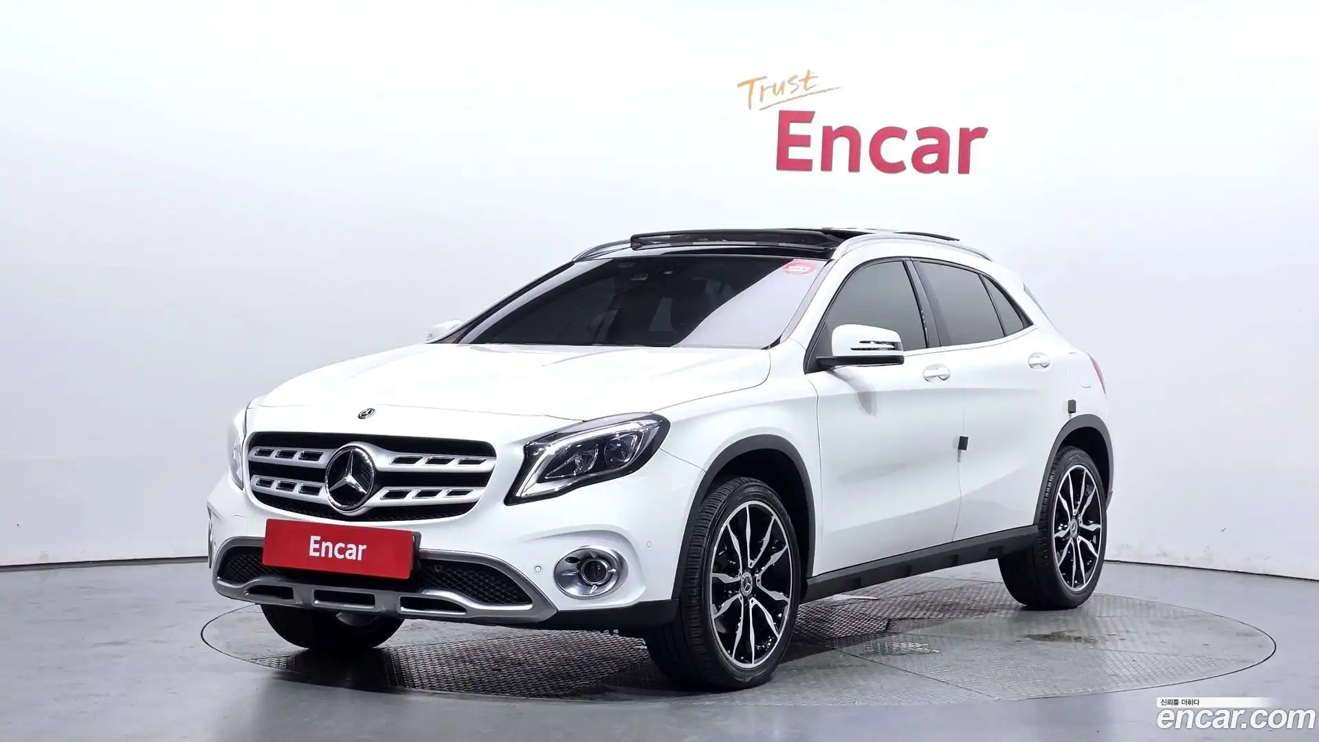 GLA-Class Mercedes-Benz 2019.4-OUTER-001