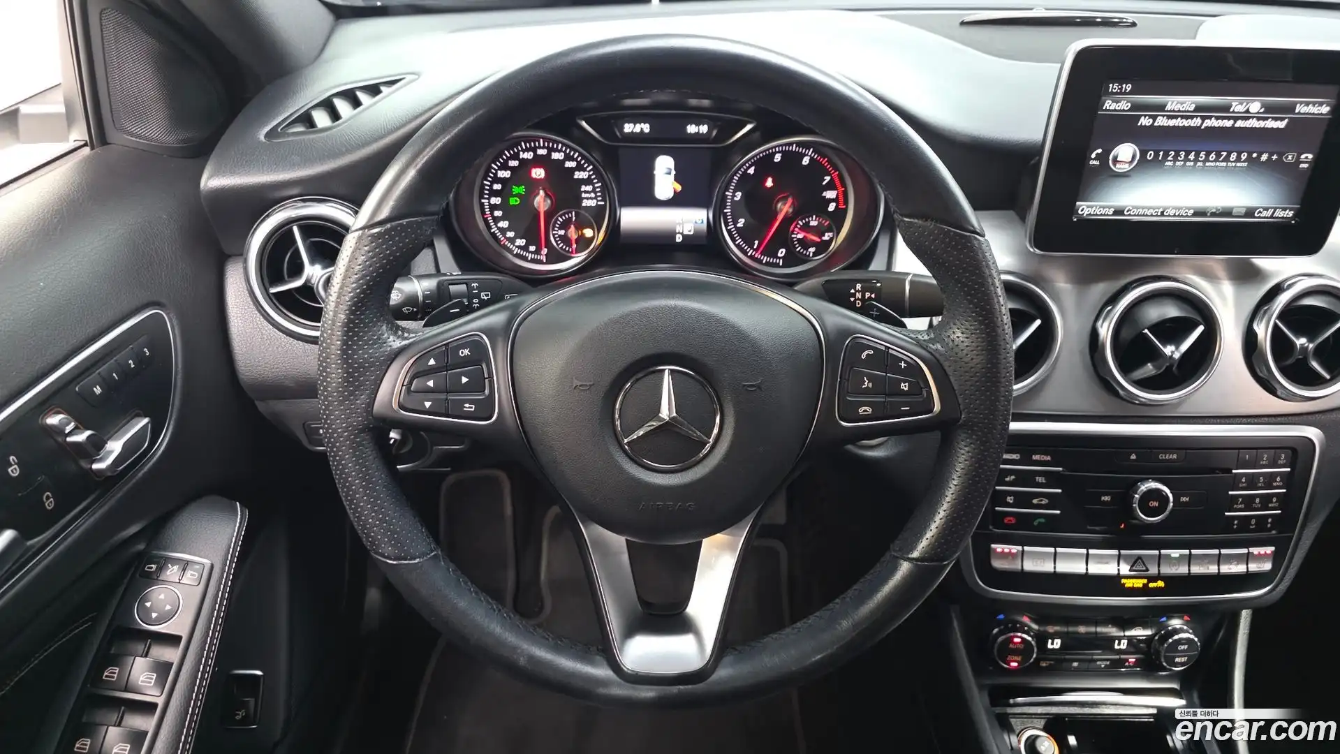 GLA-Class Mercedes-Benz 2019.4-OPTION-017