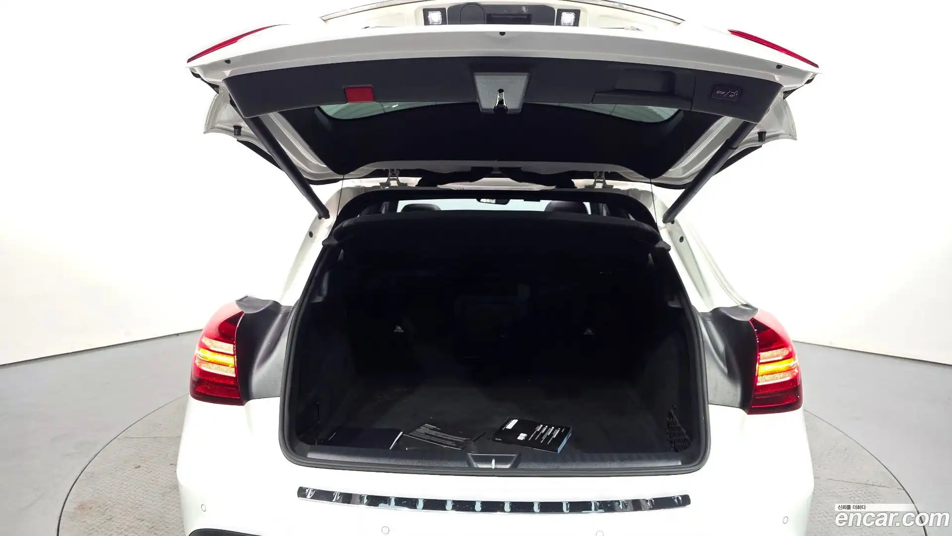 GLA-Class Mercedes-Benz 2019.4-OPTION-020