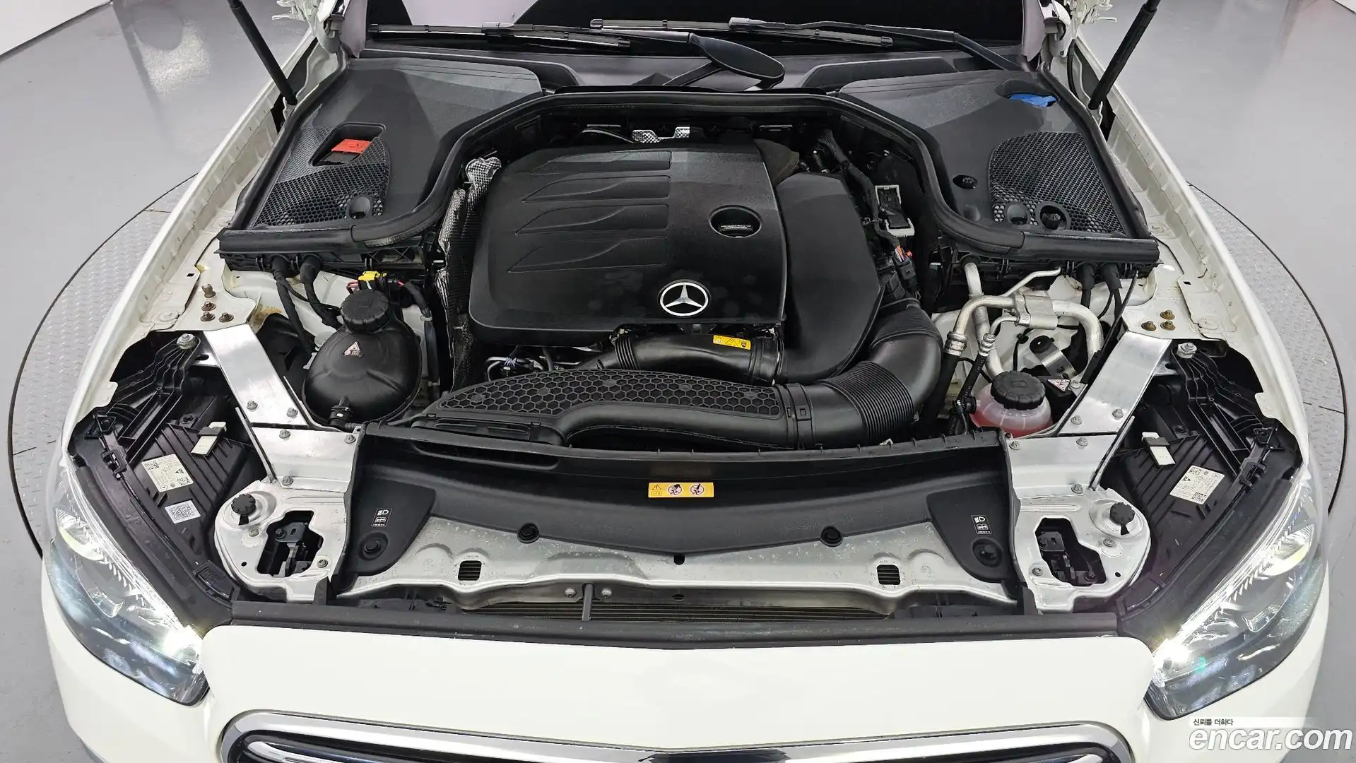 E-Class Mercedes-Benz 2023.4-OUTER-006