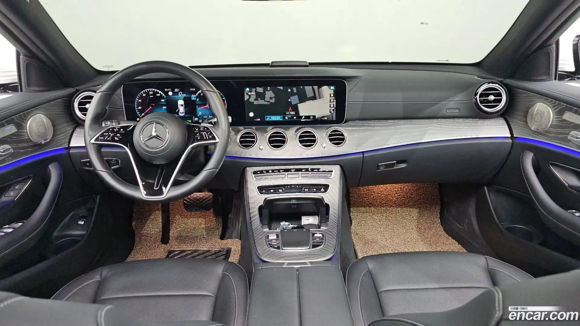 E-Class Mercedes-Benz 2023.4-INNER-007