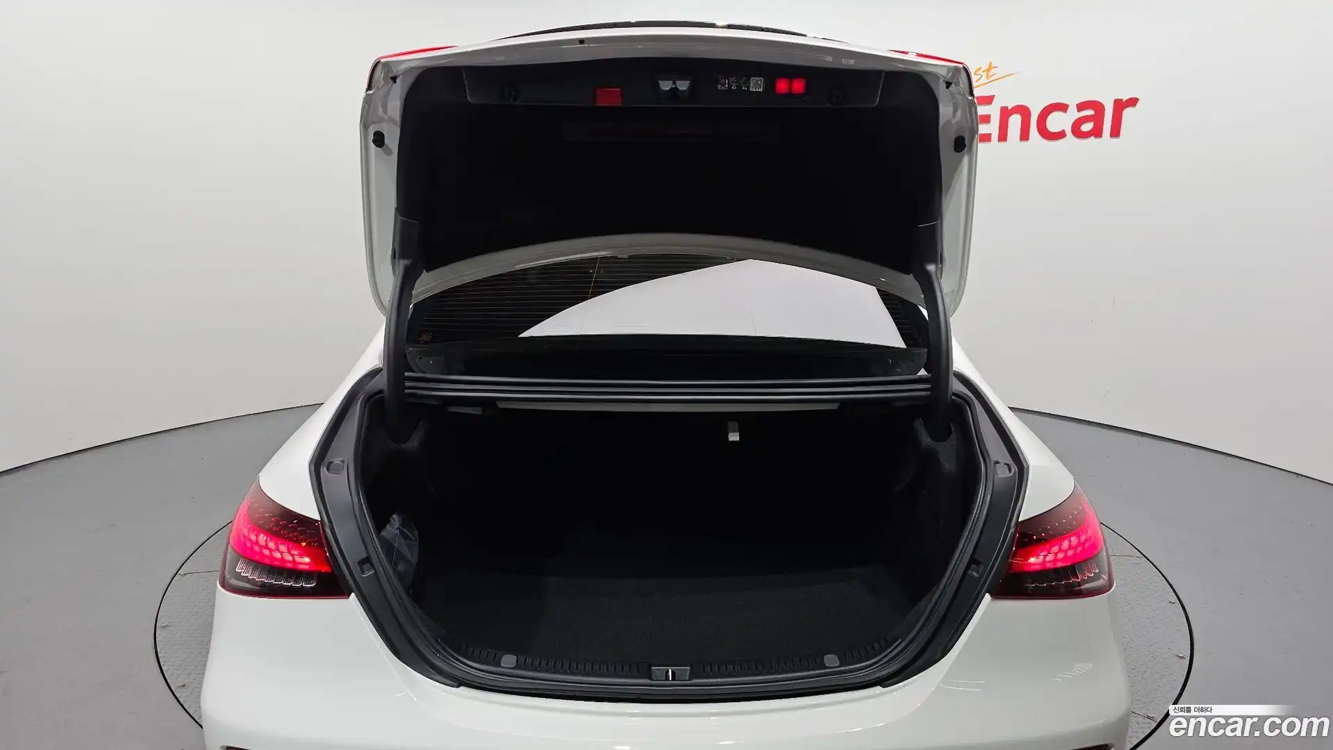 E-Class Mercedes-Benz 2023.4-OPTION-024