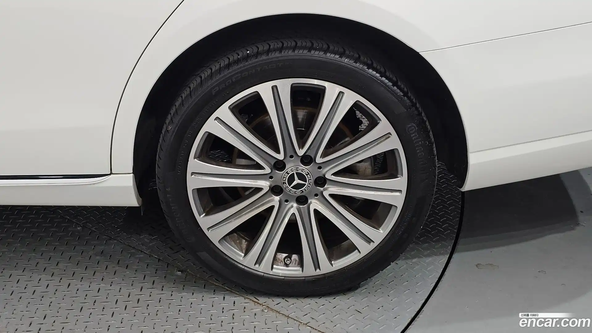 E-Class Mercedes-Benz 2023.4-OUTER-031