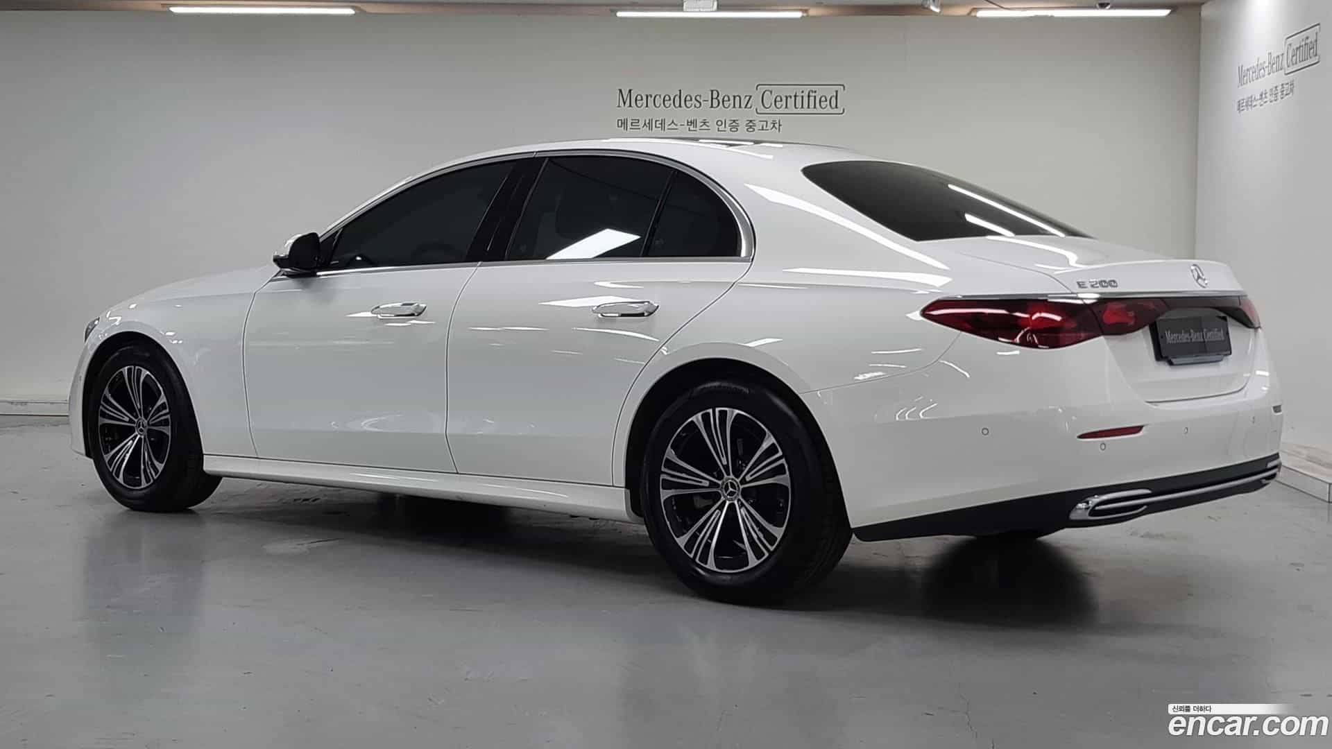 E-Class Mercedes-Benz 2024.7-OUTER-002