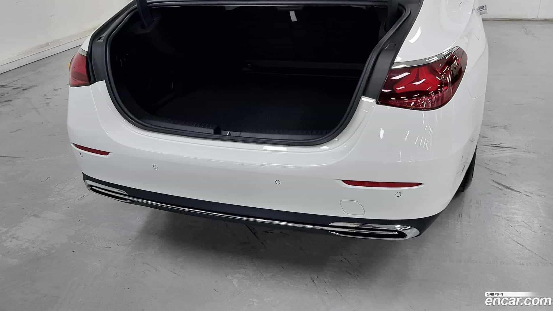 E-Class Mercedes-Benz 2024.7-OPTION-015