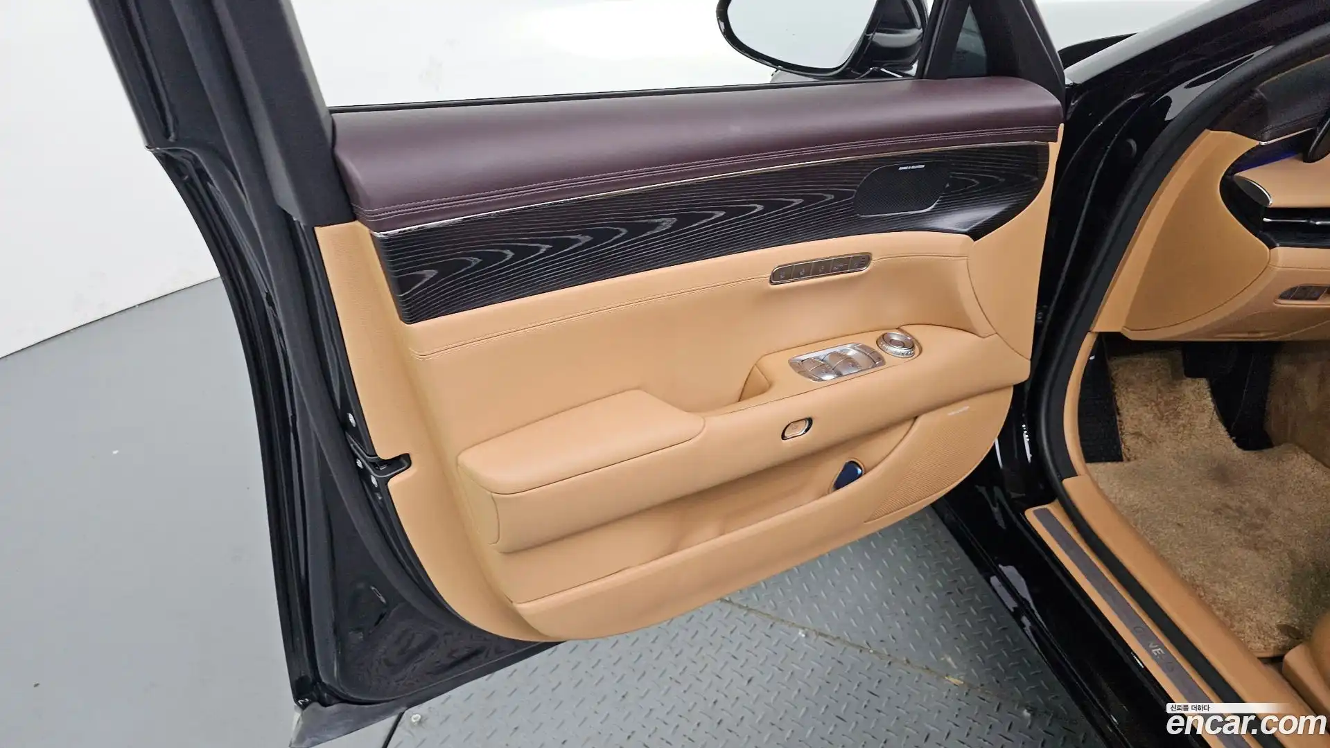 G90 Genesis 2024.4-INNER-034