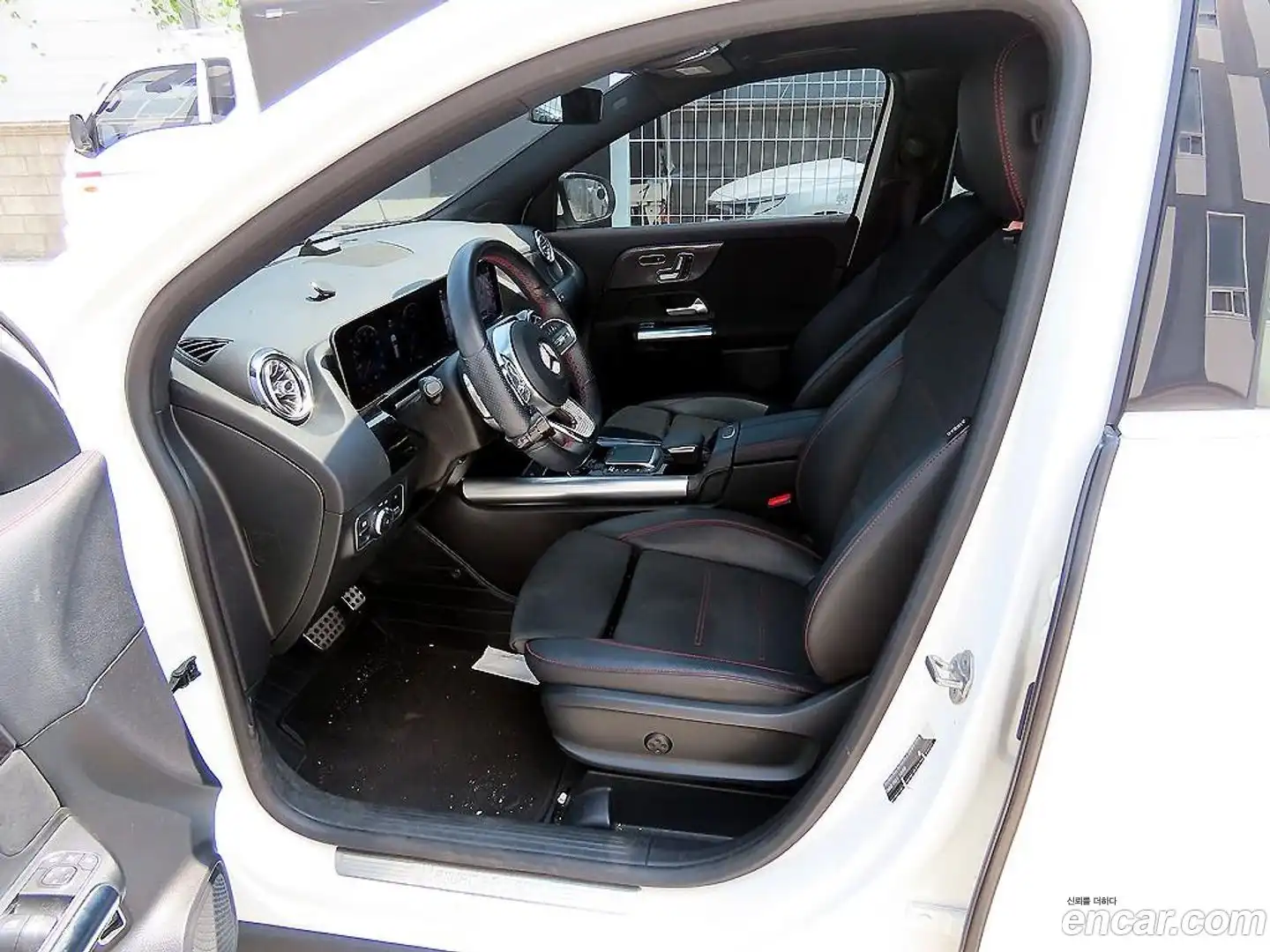 GLA-Class Mercedes-Benz 2020.8-OUTER-005