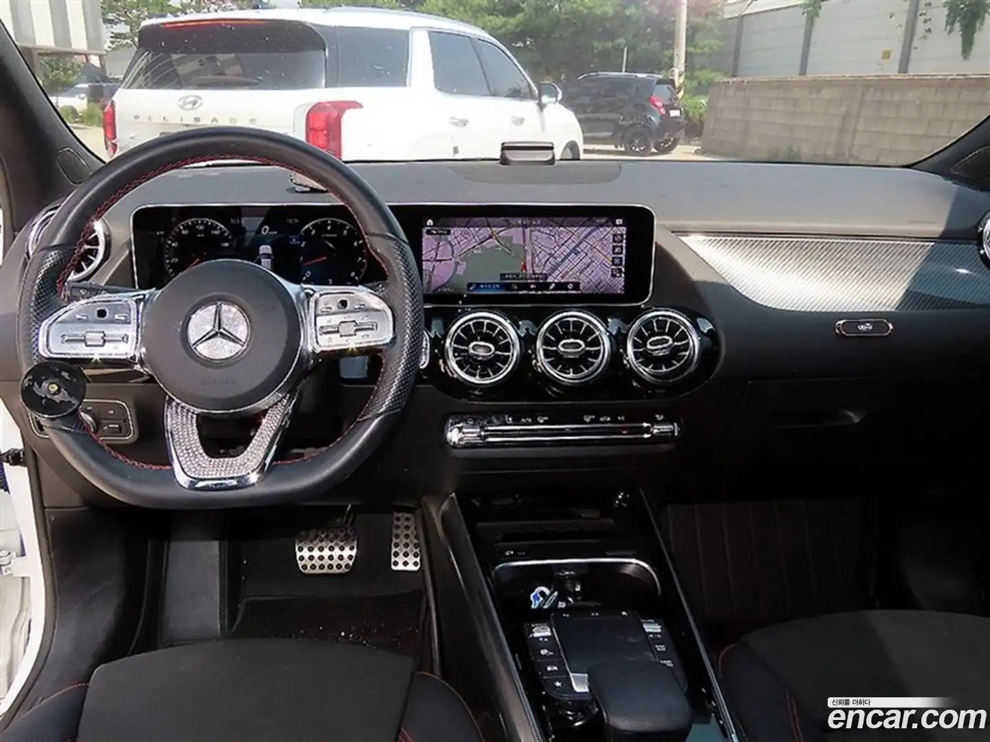 GLA-Class Mercedes-Benz 2020.8-INNER-007