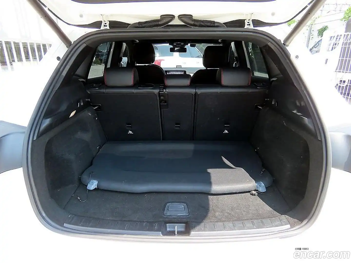 GLA-Class Mercedes-Benz 2020.8-OPTION-021