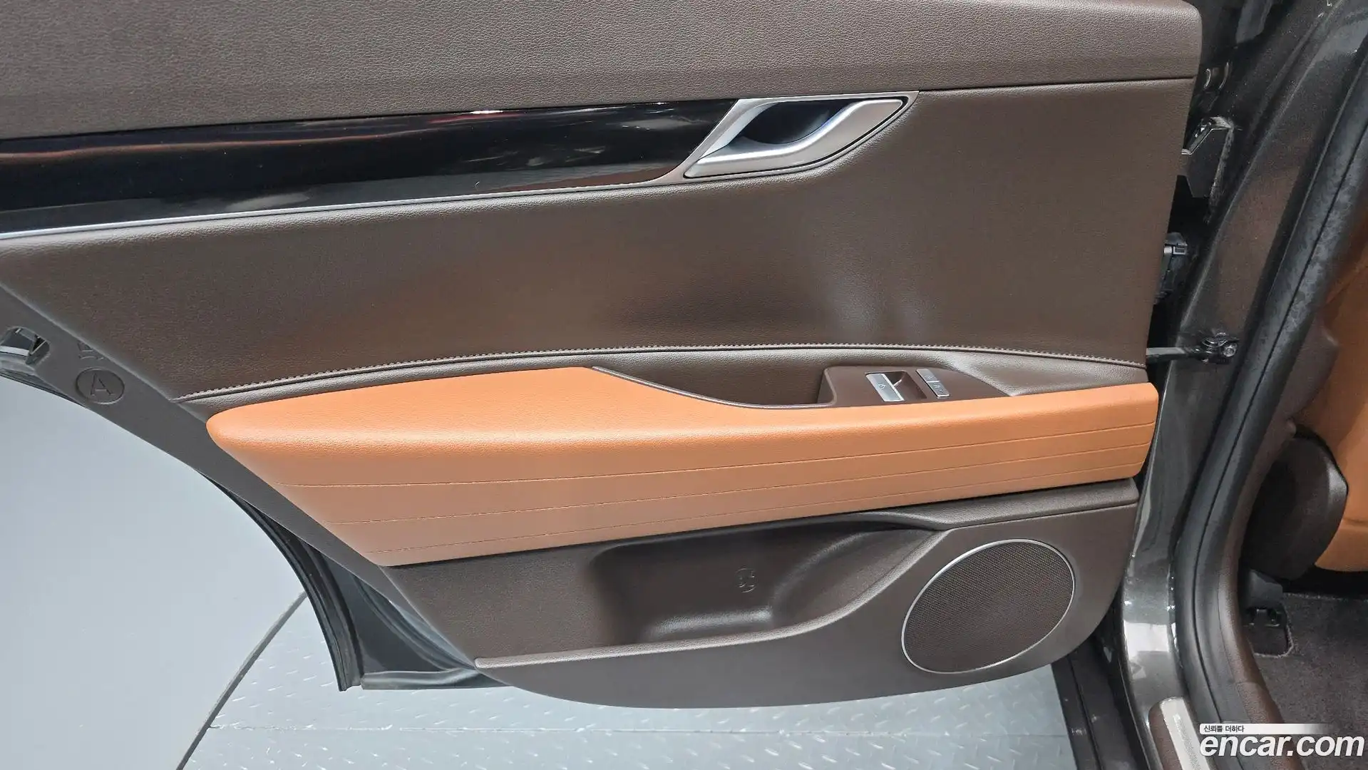 G80 Genesis 2023.6-INNER-035