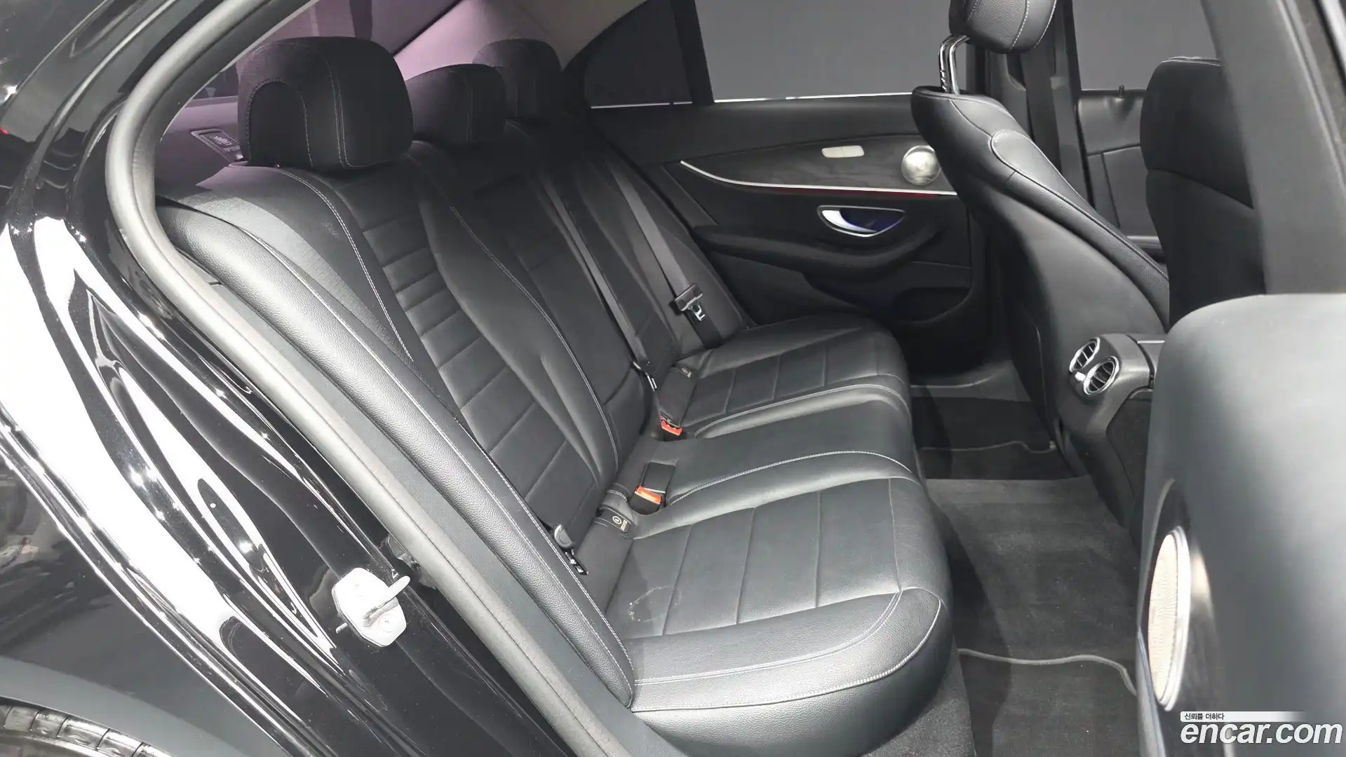 E-Class Mercedes-Benz 2017.8-OPTION-016