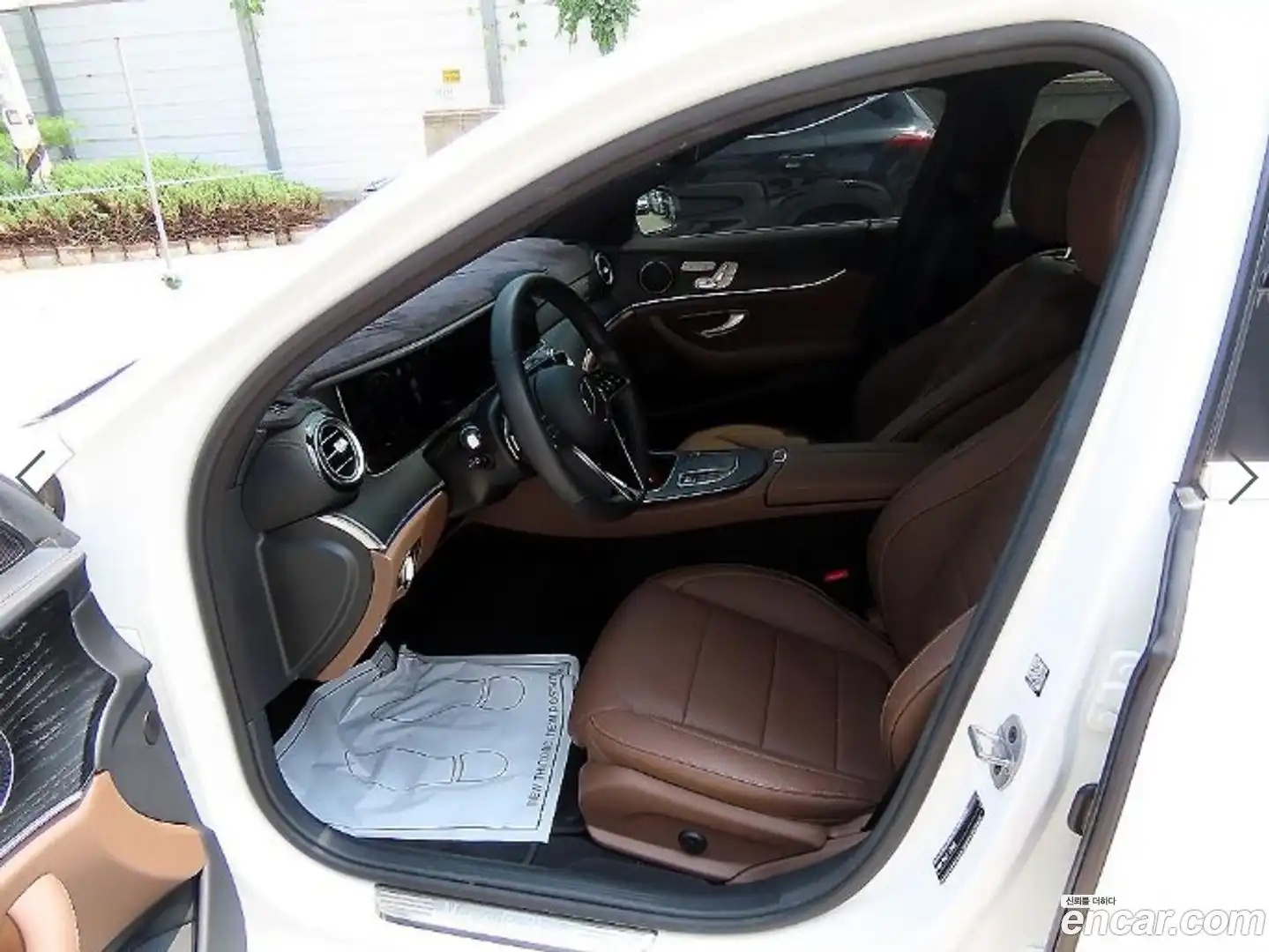 E-Class Mercedes-Benz 2022.9-OUTER-005