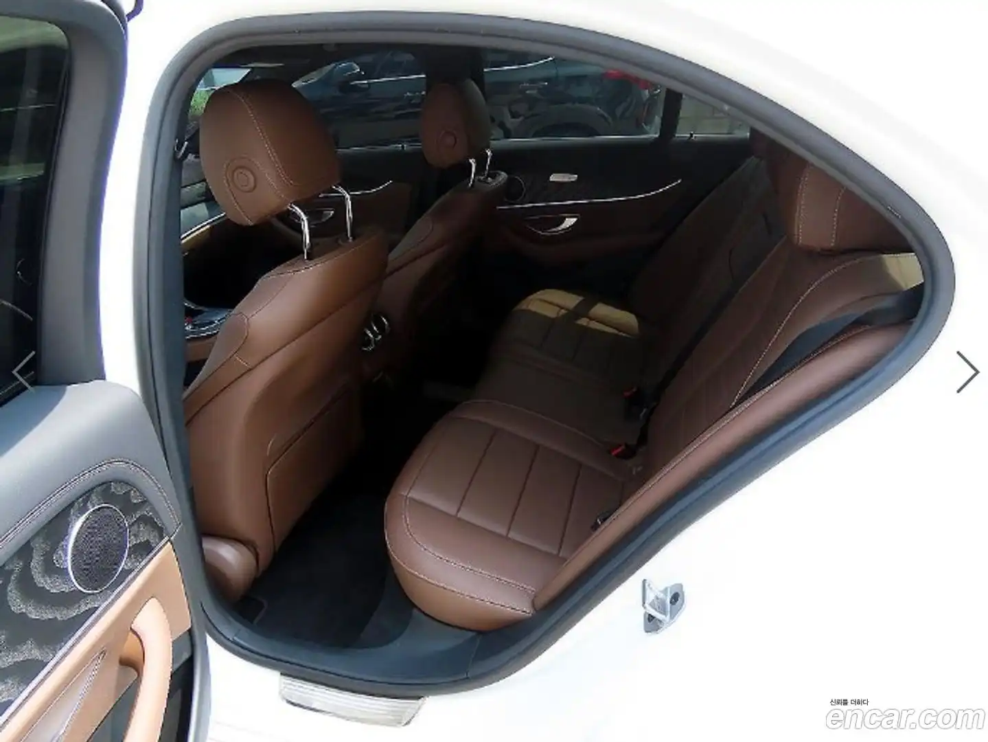 E-Class Mercedes-Benz 2022.9-OUTER-006