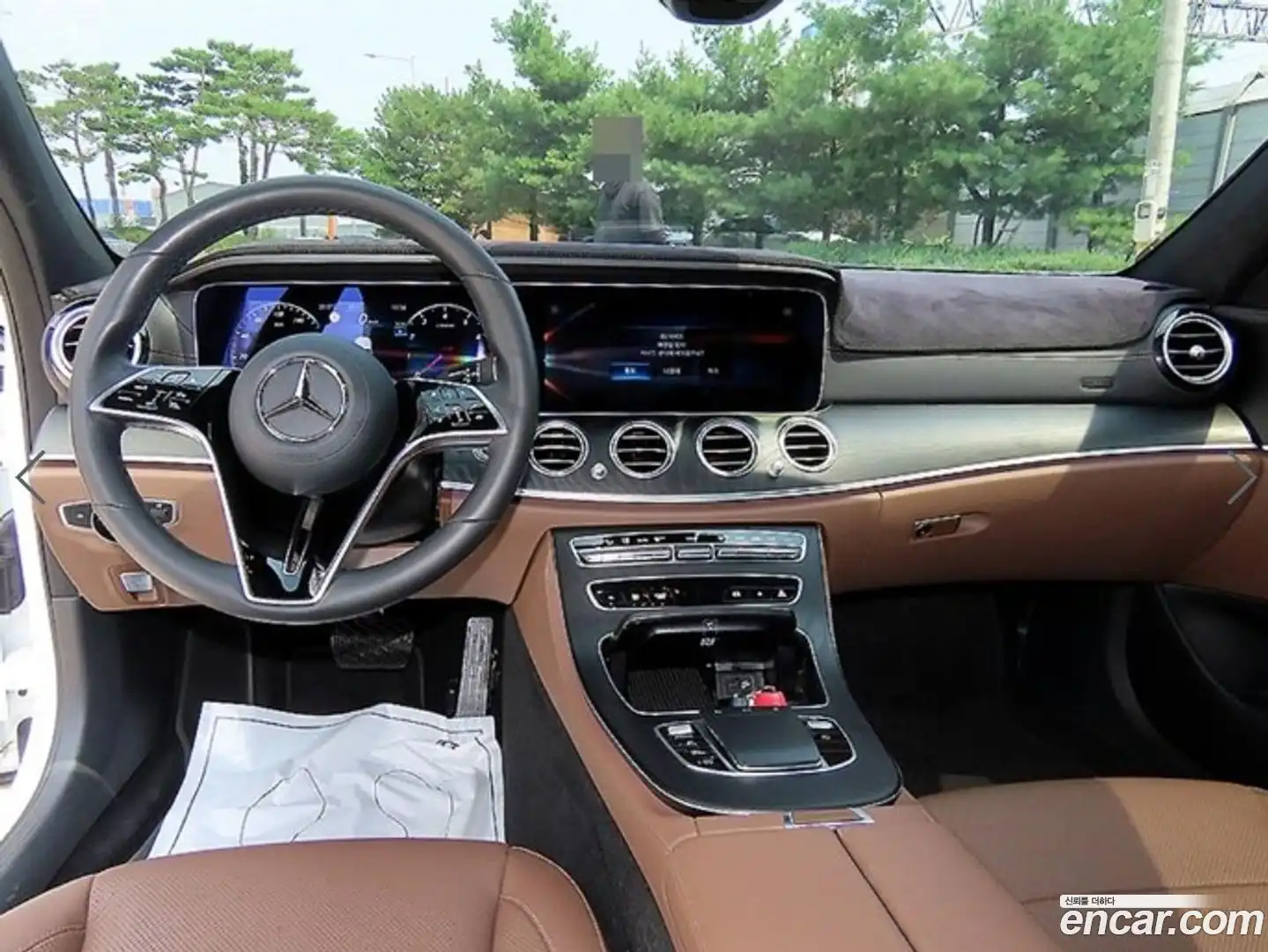 E-Class Mercedes-Benz 2022.9-INNER-007