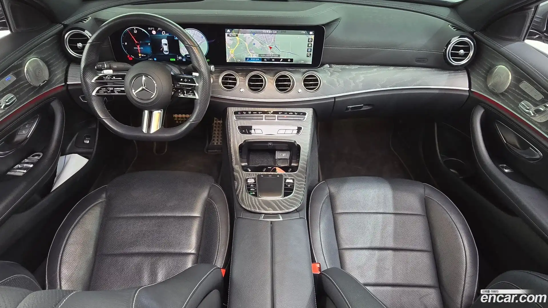 E-Class Mercedes-Benz 2022.5-INNER-007