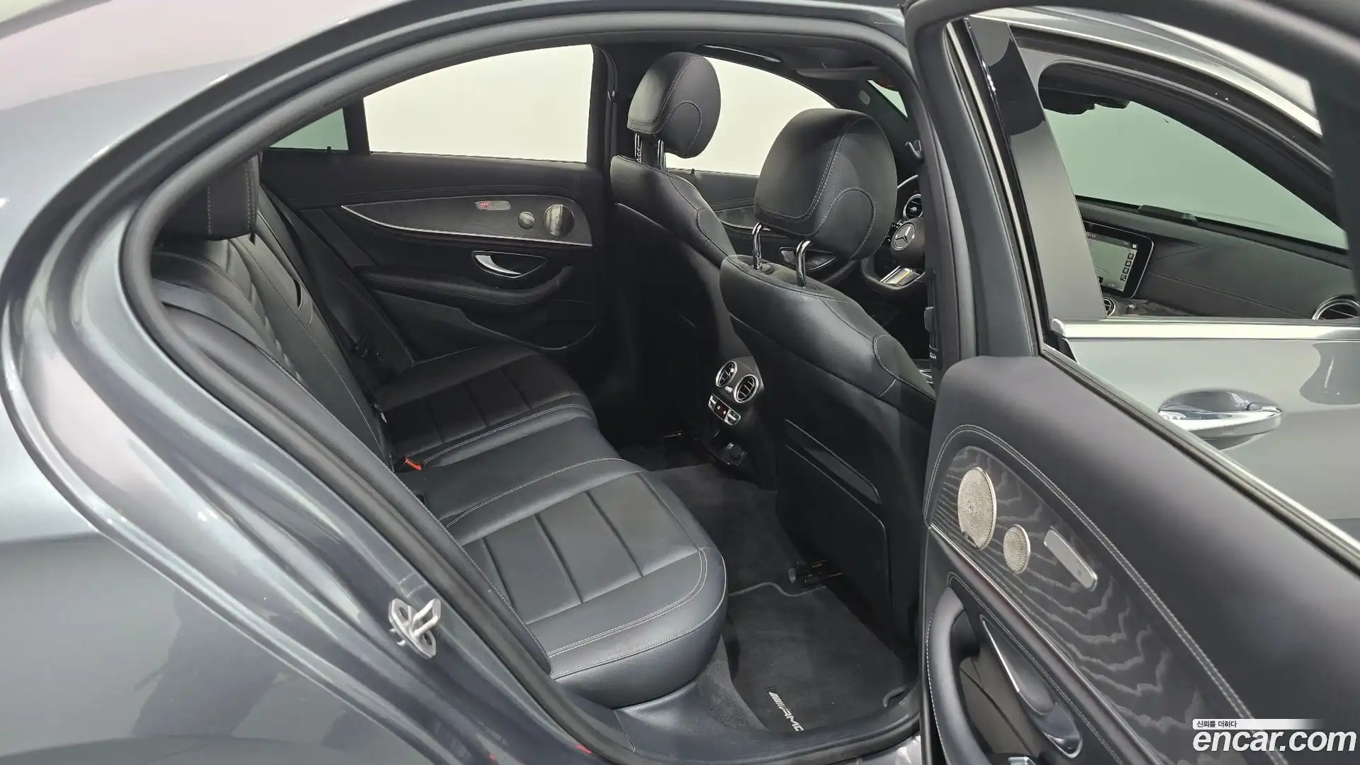 E-Class Mercedes-Benz 2022.5-OPTION-015
