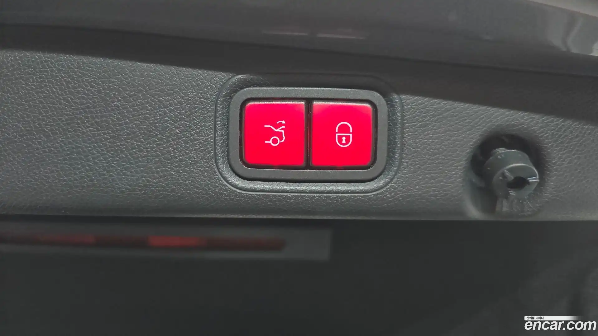 E-Class Mercedes-Benz 2022.5-OPTION-023