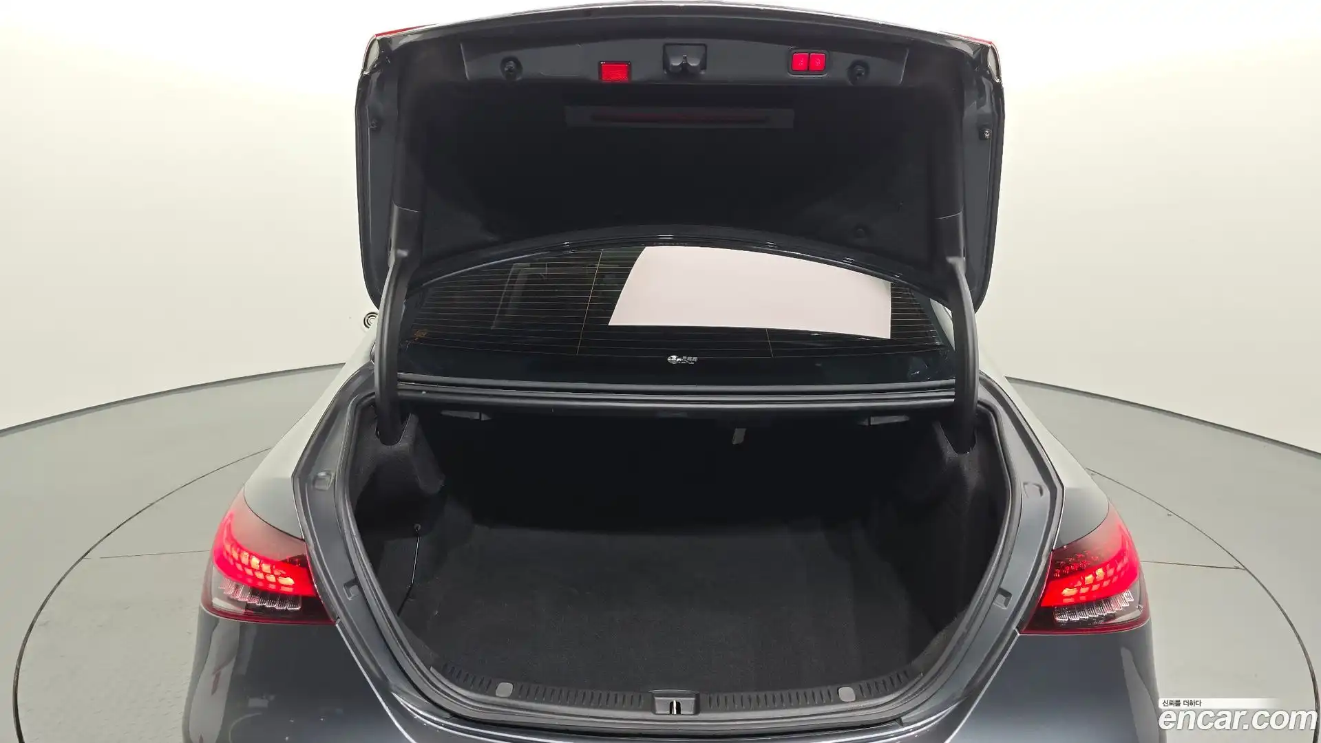 E-Class Mercedes-Benz 2022.5-OPTION-024