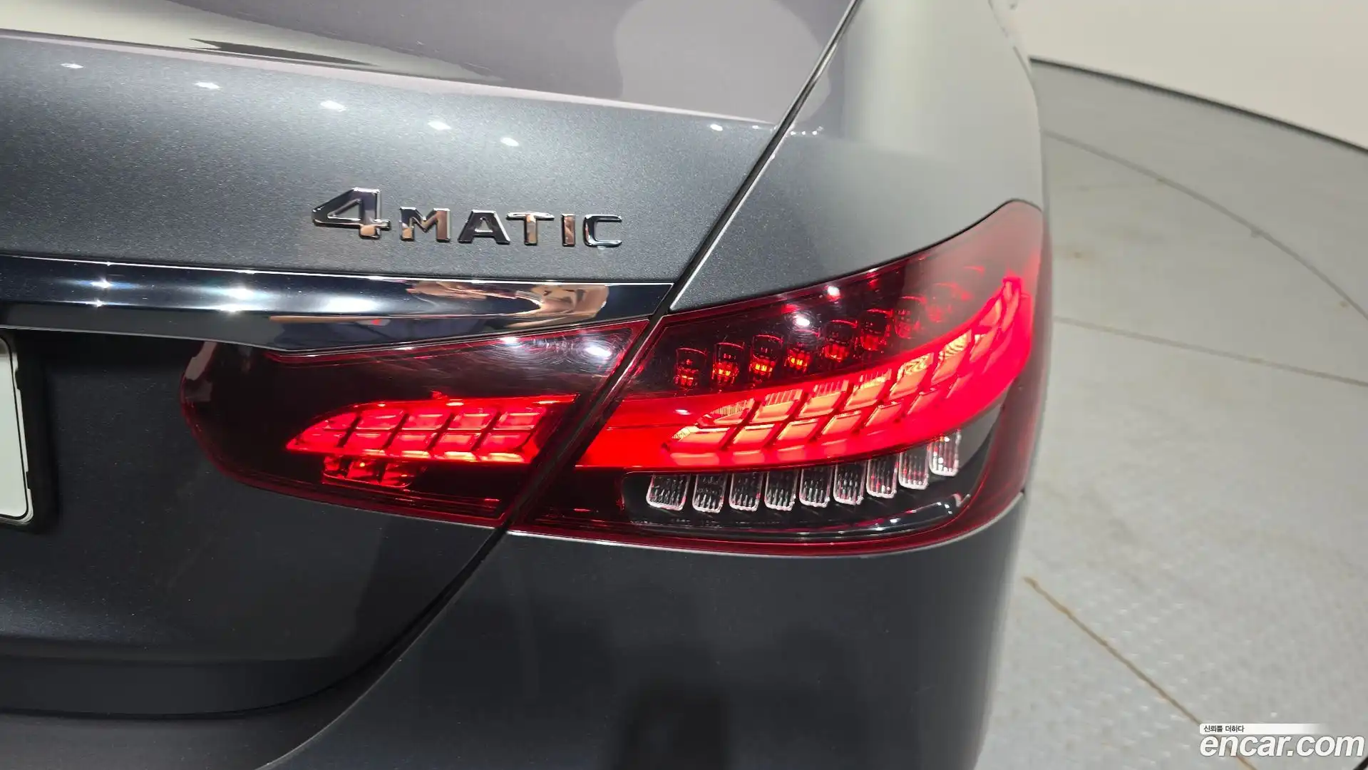E-Class Mercedes-Benz 2022.5-OUTER-033